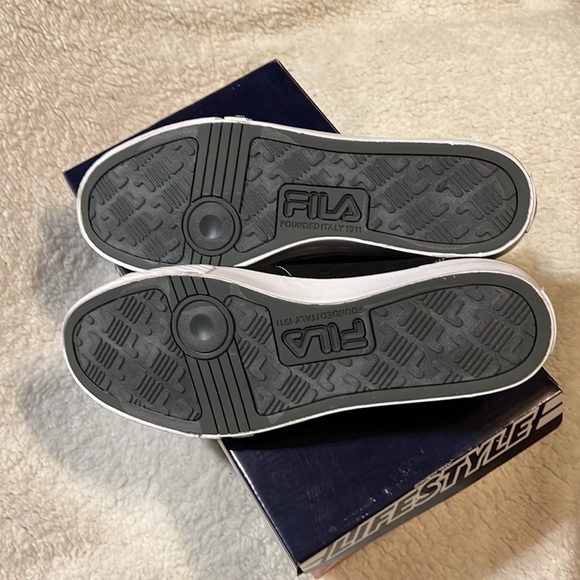 Fila Men’s sneakers   size 12 - Picture 4 of 5